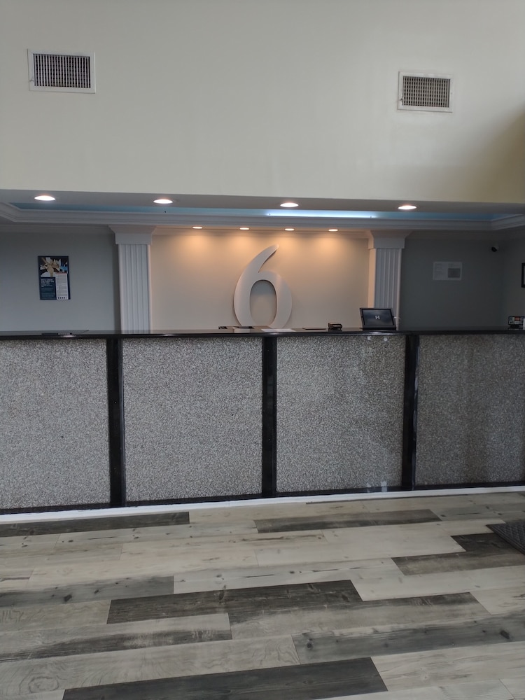 Motel 6 Dawsonville GA North GA Premium Outlets - photo 3