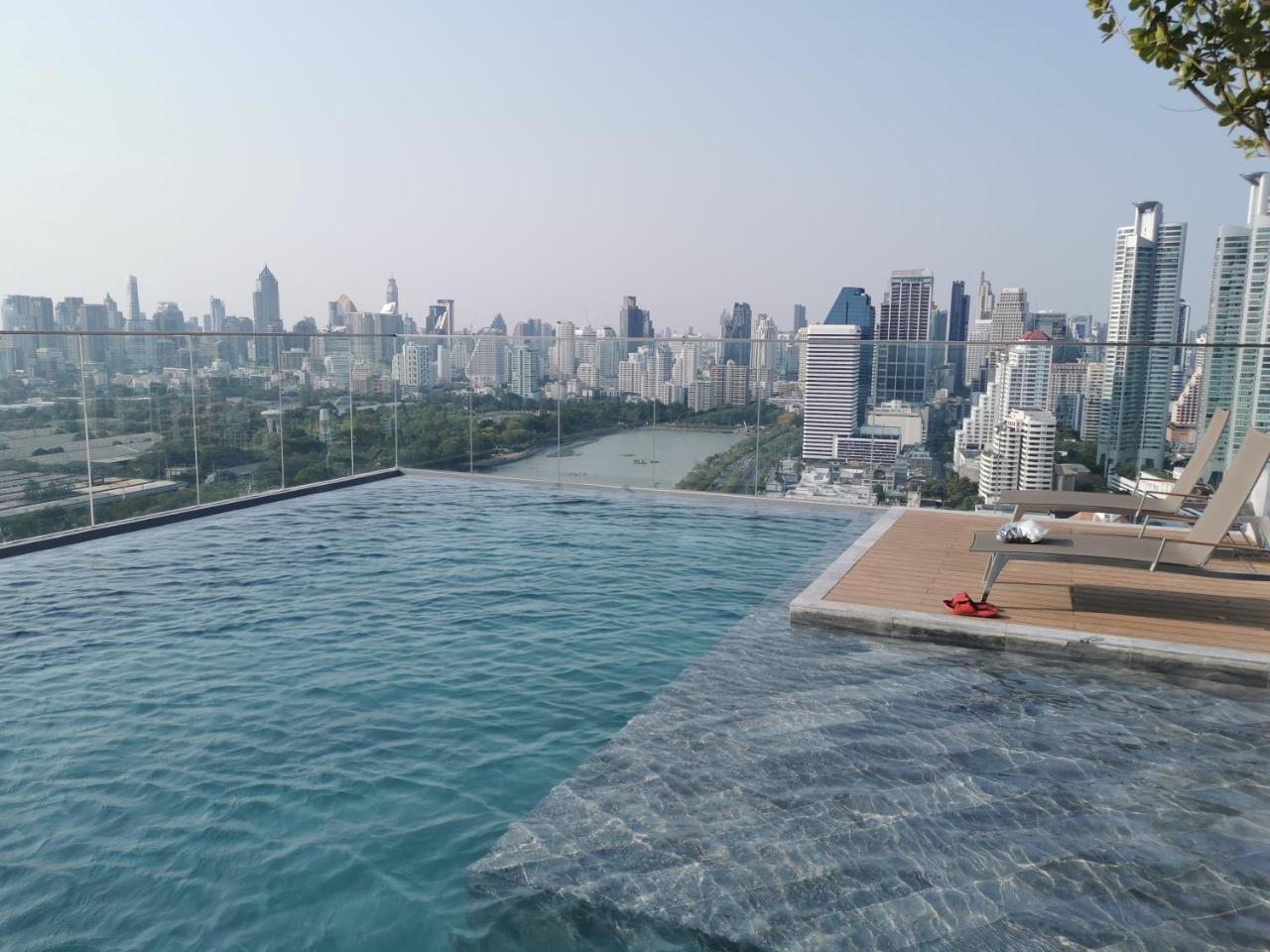 Mrt Queen 15m One Stop Direct To Bts Asok Borderless Swimming Pool