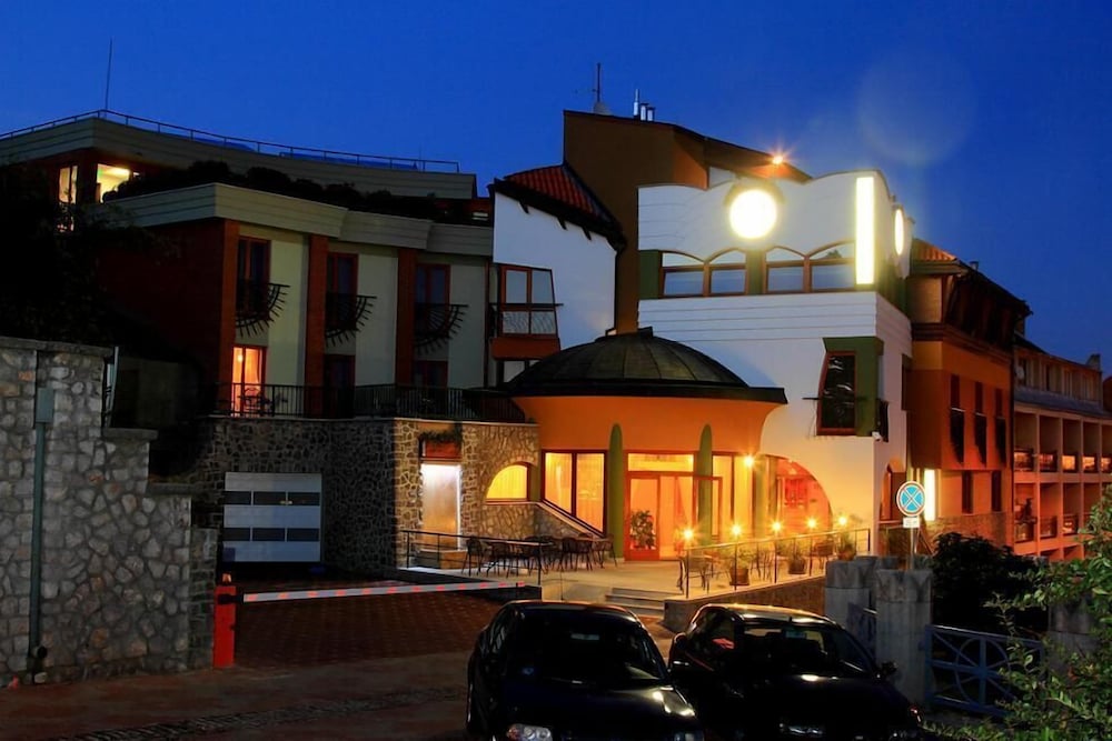Hotel Millennium — 4-Star Luxury Hotel in Pecs, Hungary