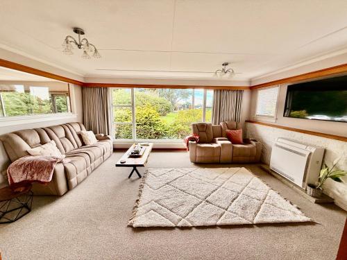 Comfort & Warmth at Stag Lodge Near Queens Park — 4-Star Luxury Hotel in Invercargill, New Zealand