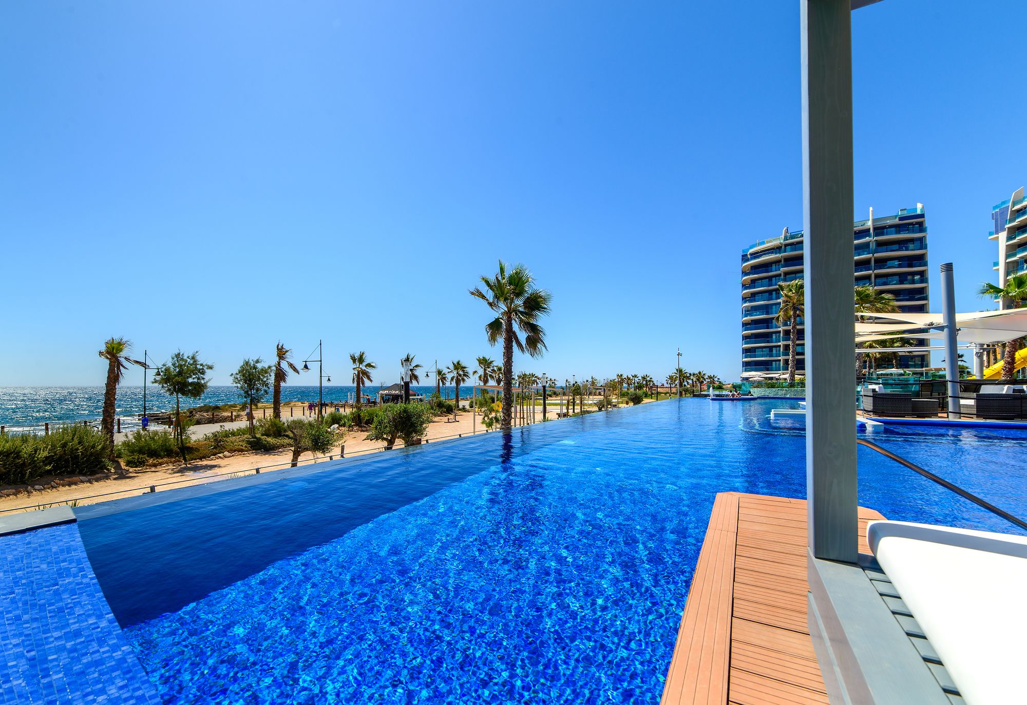 Apartamento Bennecke Holiday — 4-Star Luxury Hotel in Torrevieja, Spain