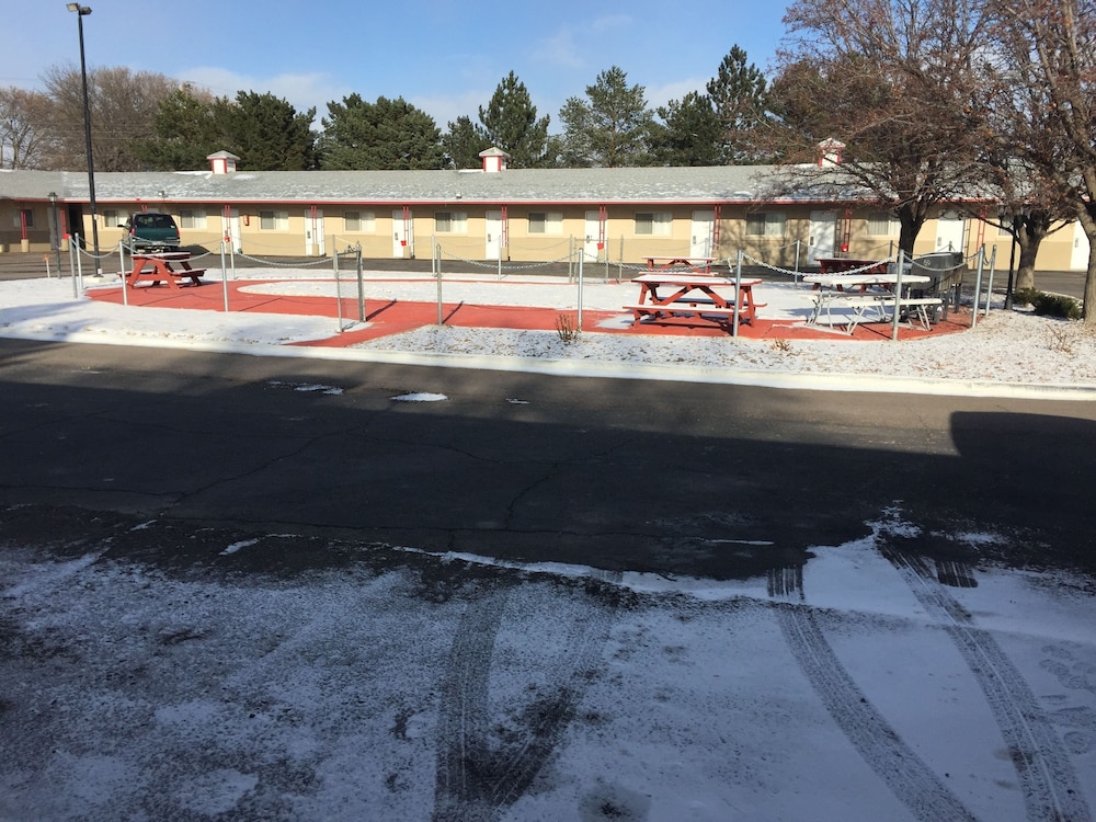 Budget Inn and Suites Colby - photo 44