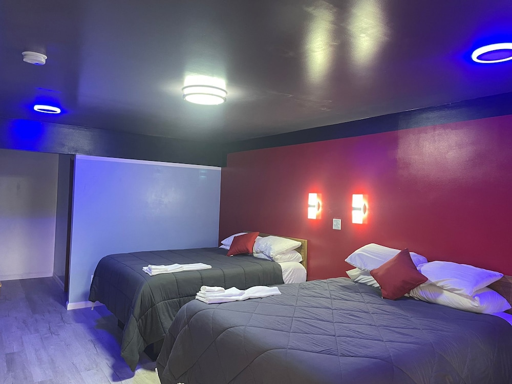 Pine Valley Motel - photo 13