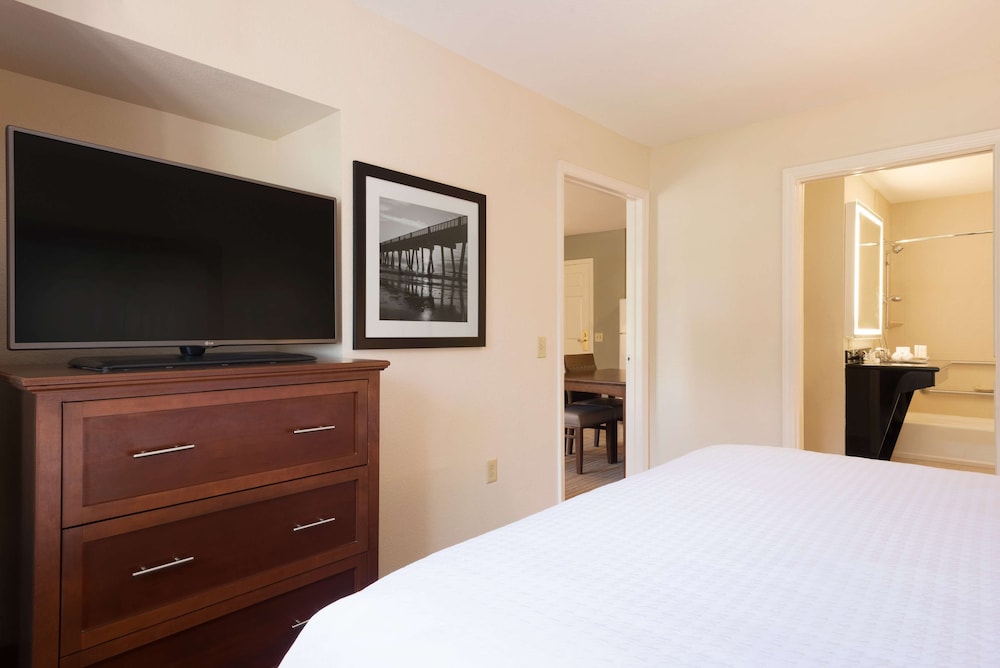 Homewood Suites by Hilton Jacksonville Deerwood Park - photo 8