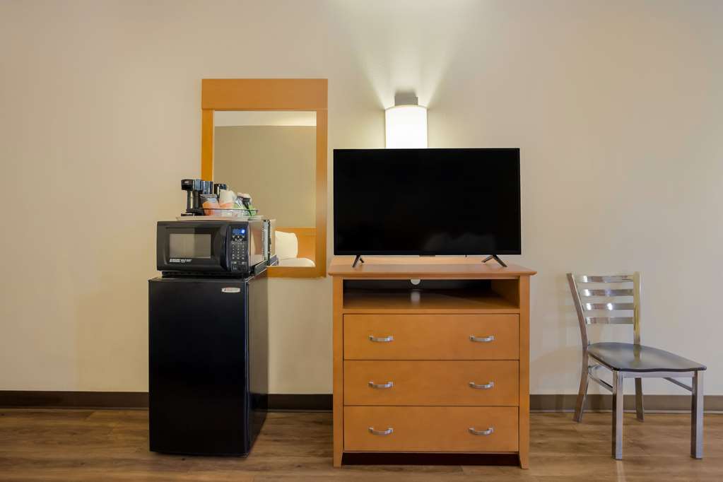 Econo Lodge Live Oak - photo 11