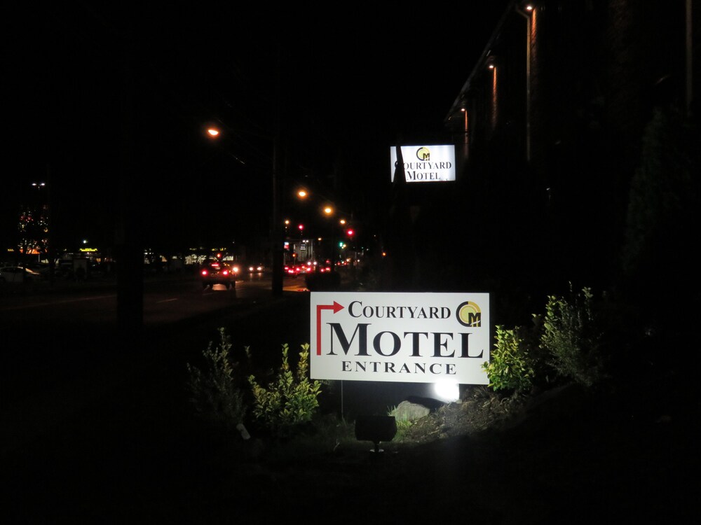 Central Motel Court Yard - photo 111