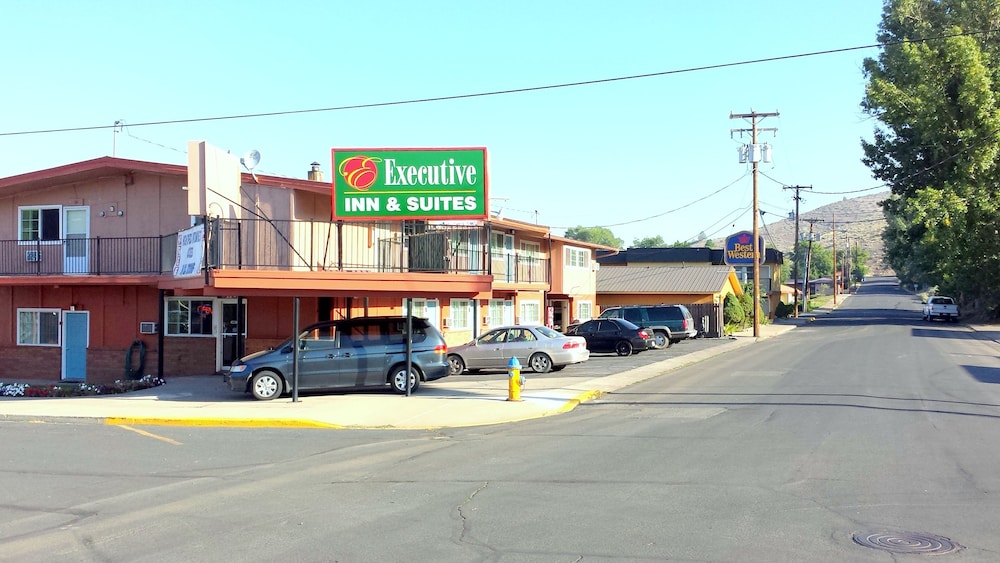 Executive Inn Suites — Lakeview