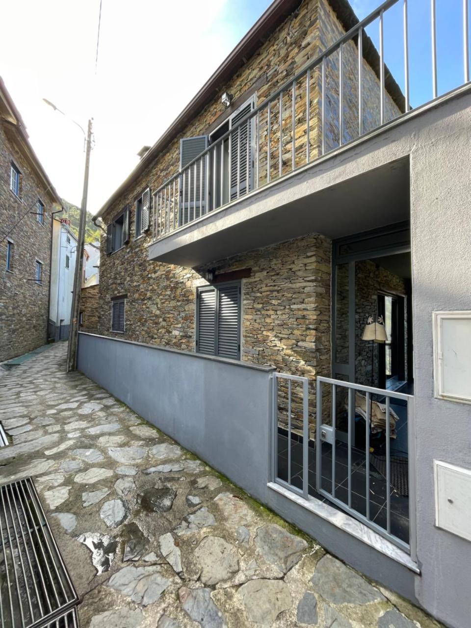Love made in xisto — hotel in Arganil