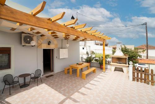 Villa Nikolaos — 4-Star Luxury Hotel in Rodos, Greece