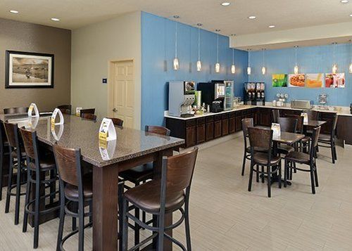 Quality Inn & Suites Carrizo Springs North - photo 17