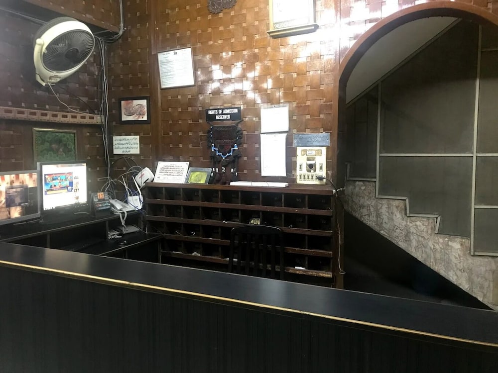 Hotel Zeshan - last minute hotel in Karachi