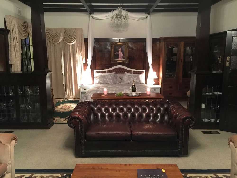 Corner Manor Leura in Leura, Australia