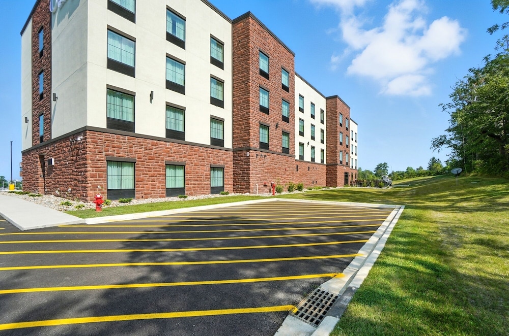 Cobblestone Hotel & Suites Bellefontaine - photo 102