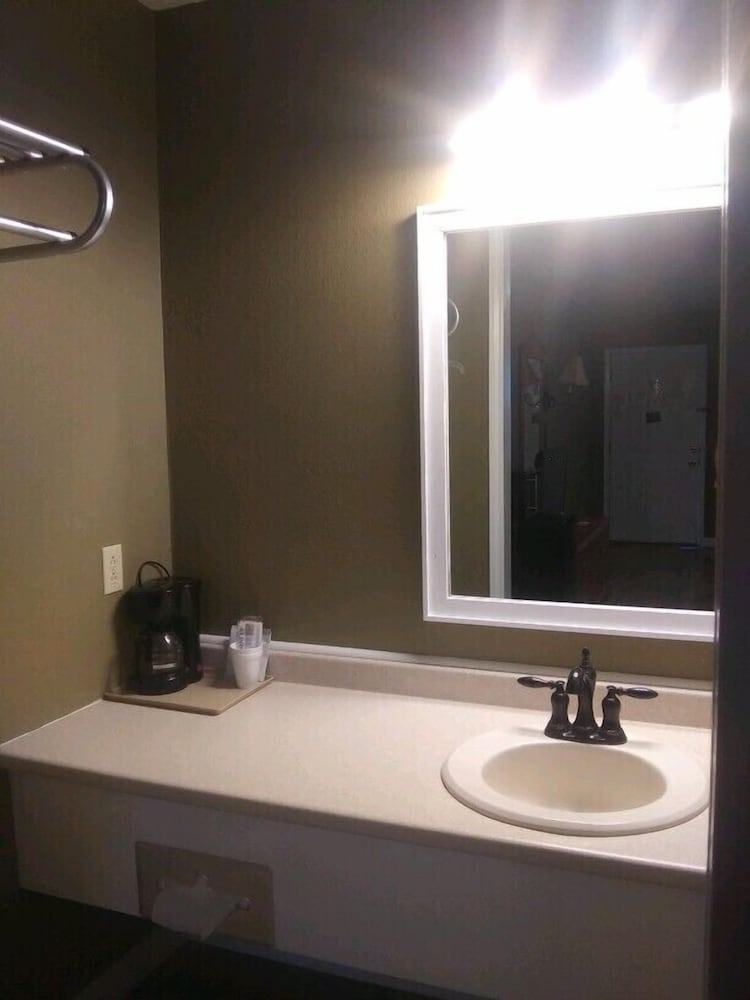 Whispering Creek Lodging & RV Resort - photo 31
