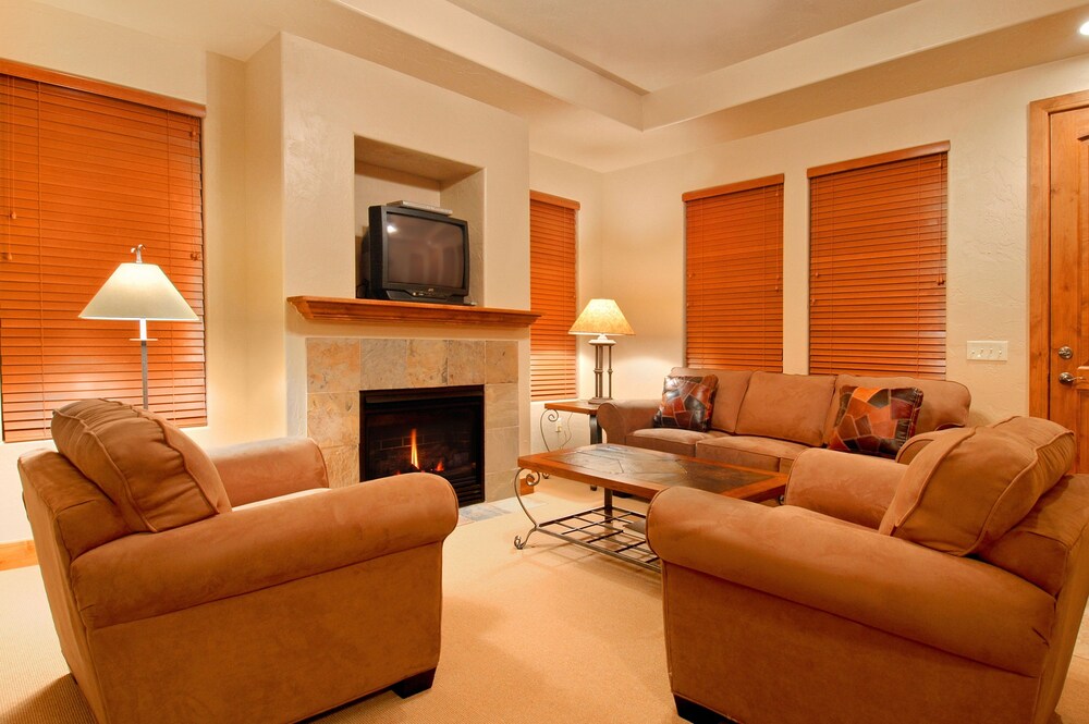 Fox Point at Redstone by All Seasons Resort Lodging - photo 22