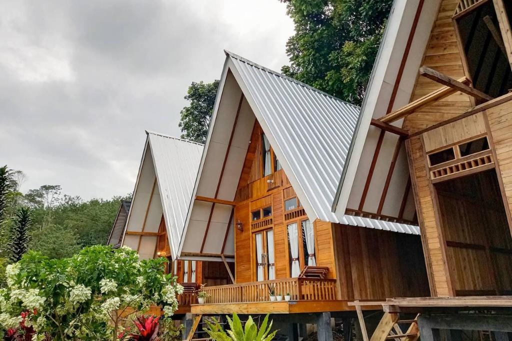 Green Paradise Pagar Alam Resort Mitra RedDoorz — hotel in Pagar Alam