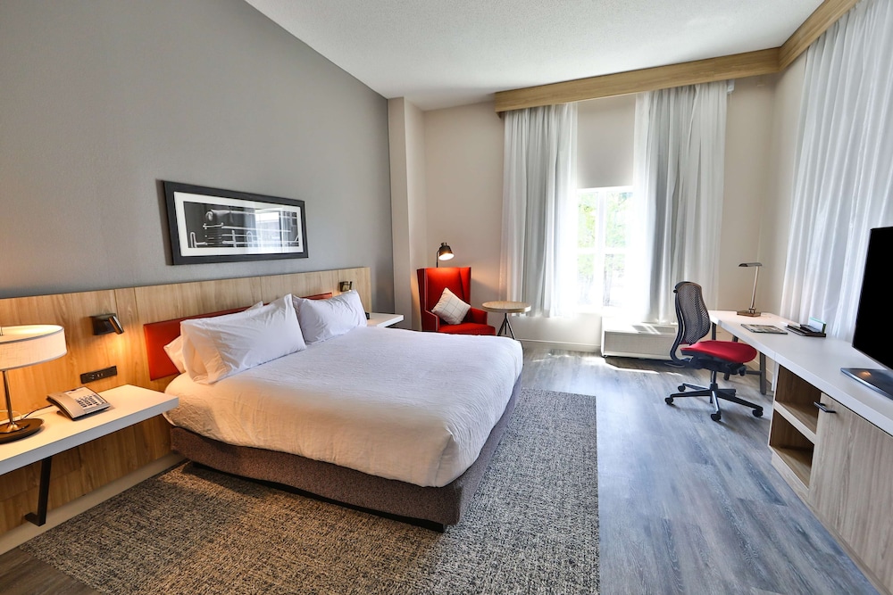 Hilton Garden Inn Savannah Historic District - photo 36