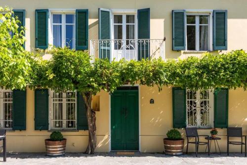 Luxe Villa All Ensuites & Private Vineyard Views — 4-Star Luxury Hotel in Canelli, Italy