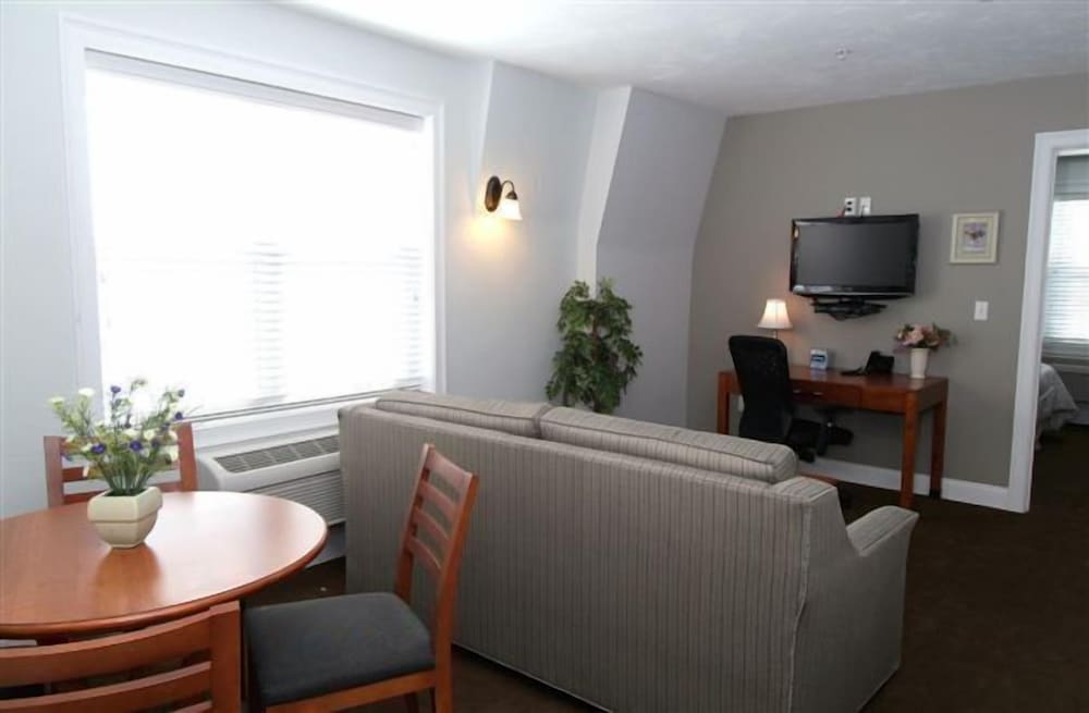 Crescent Suites Hotel - photo 22