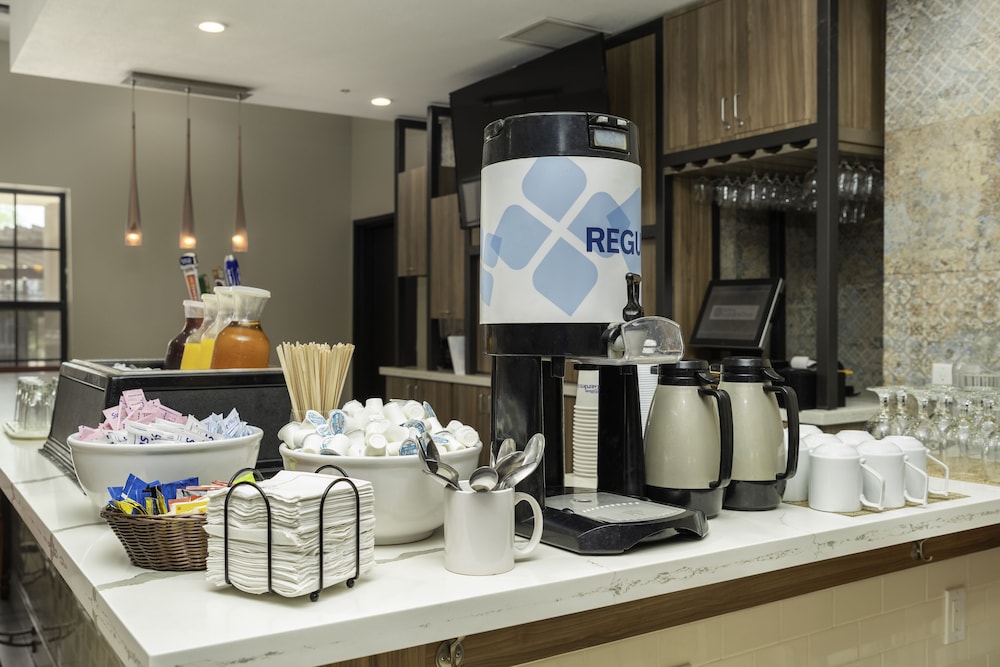 Hilton Garden Inn Phoenix Airport - photo 17