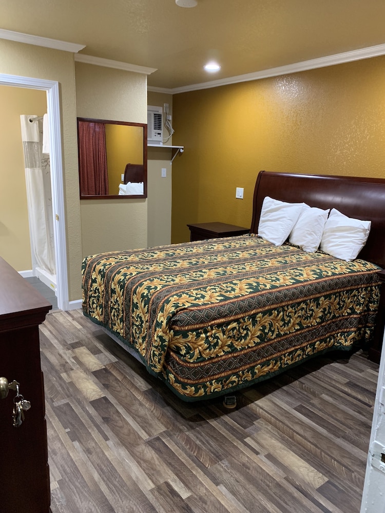 Colusa Motel - photo 2