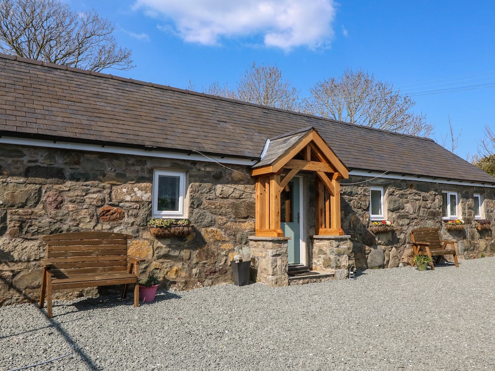 Annex - carbon neutral hotel in Pwllheli