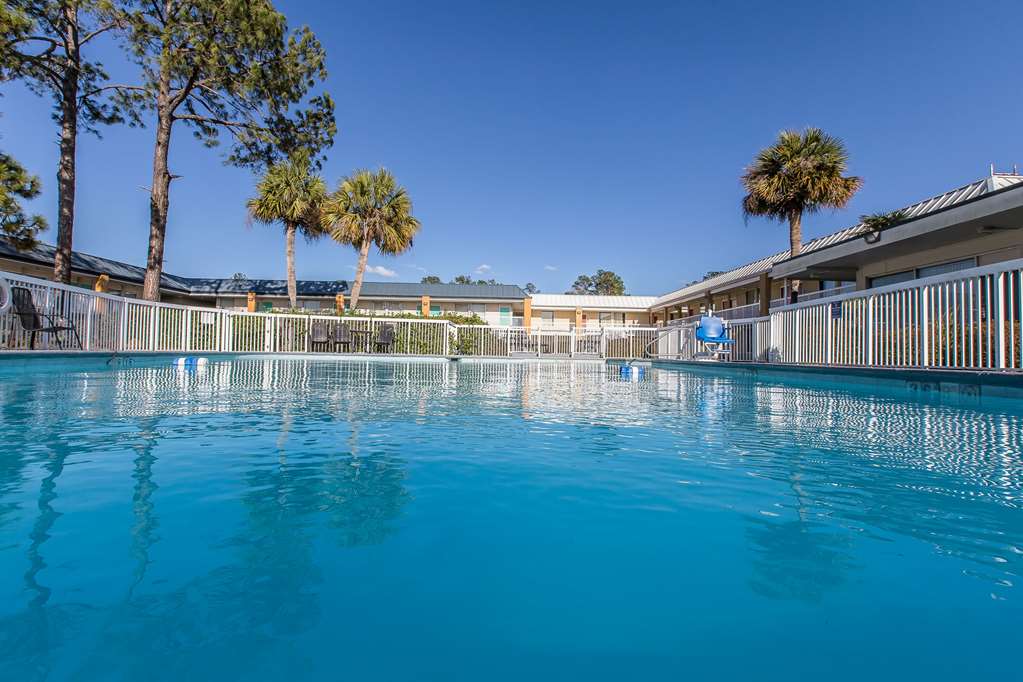 Econo Lodge Thomasville - photo 26
