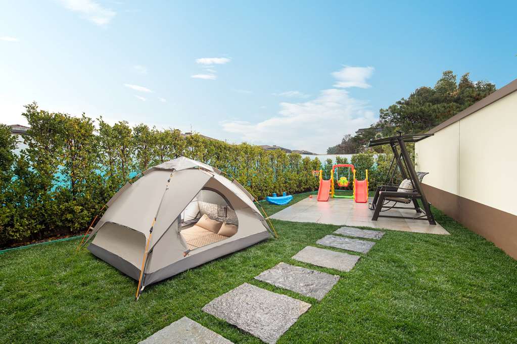 Hawthorn by Wyndham Honghe Mile Hot Spring in Yisa, People's Republic of China