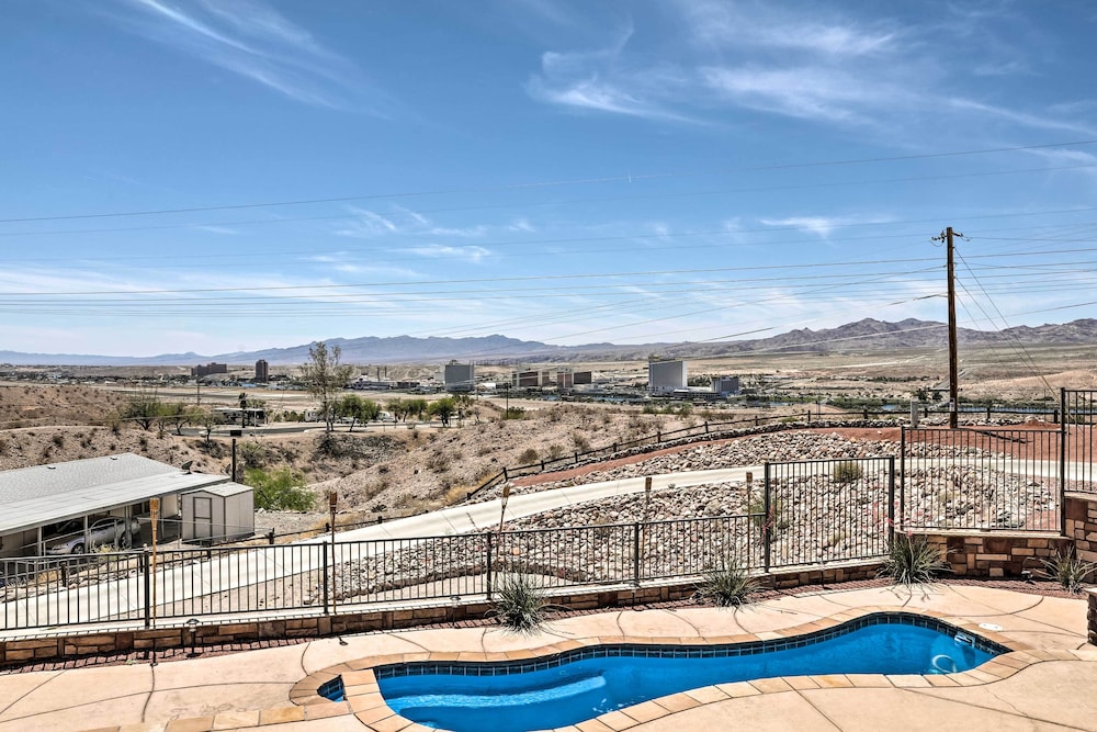 Bullhead City Home with Private Pool Hot Tub and View — 4-Star Luxury Hotel in Bridgehampton, United States