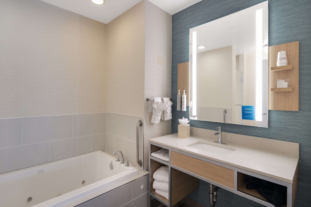Hilton Garden Inn Madison West Middleton - photo 32