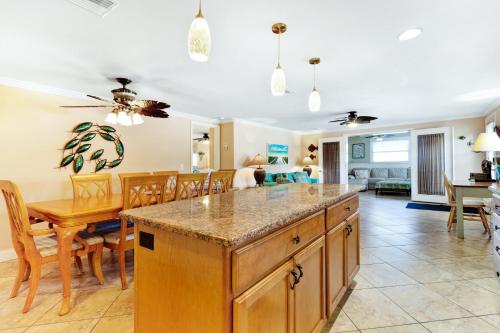 Gulf Place 7B - featured photo