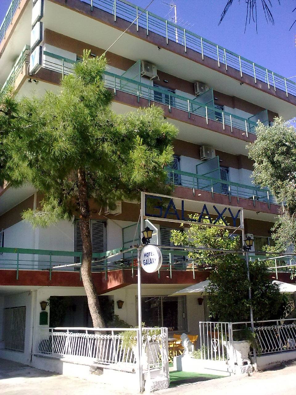 Galaxy Hotel — hotel in Loutraki