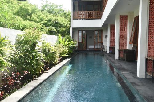 Ketut Joglo Guest House — 4-Star Luxury Hotel in Nusa Dua, Indonesia