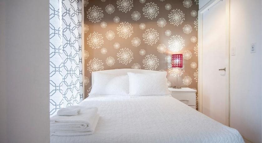 Lavish Suites Two Bedroom Loft Downtown Toronto — 4-Star Luxury Hotel in Toronto, Canada