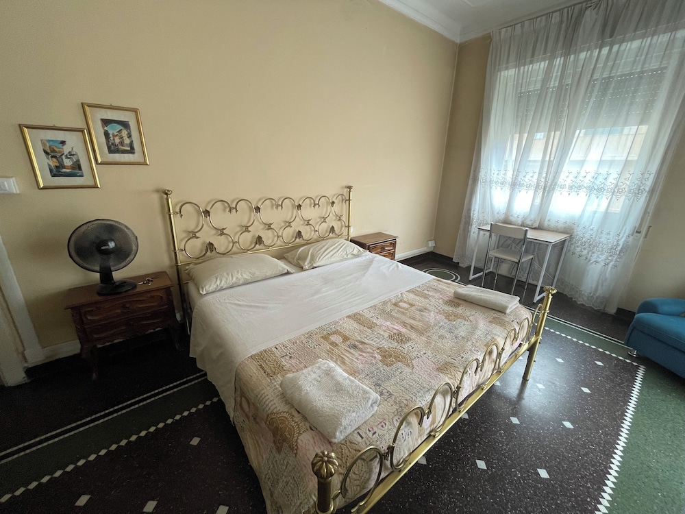 Gastaldi Rooms - last minute hotel in Genoa