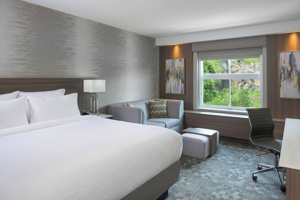 Courtyard by Marriott Edgewater NYC Area - photo 12