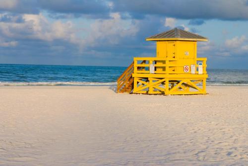 Crescent Royale Condominiums 107 — 4-Star Luxury Hotel in Siesta Key, United States