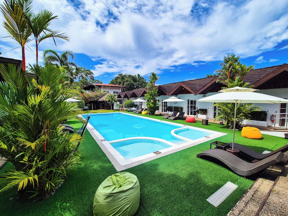 SunzEn Palawan Resort in Coron, Philippines