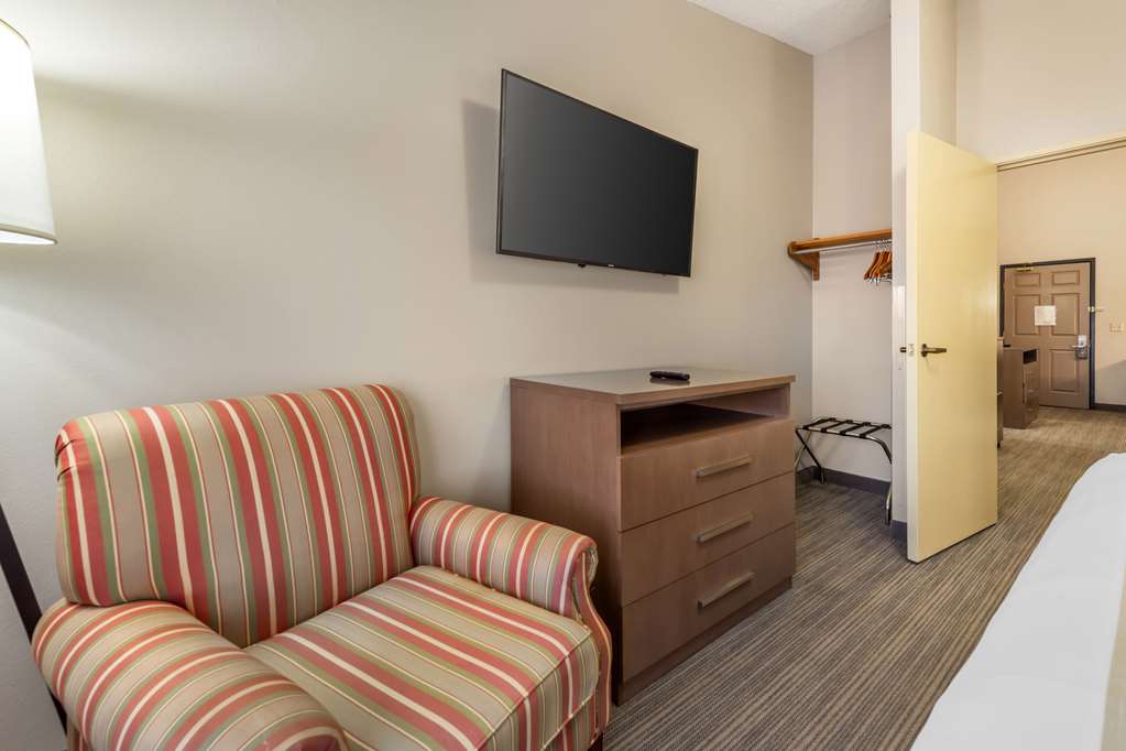 Country Inn & Suites by Radisson Watertown SD - photo 41