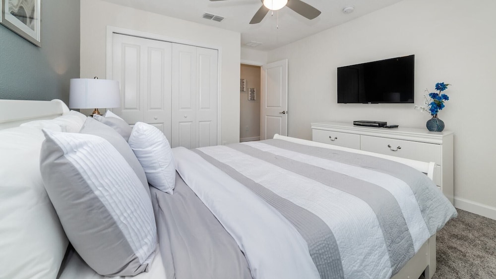 Rent a Luxury Townhome on Storey Lake Resort Minutes From Disney Orlando Townhome 3321 - photo 8