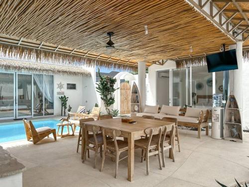 Fresh Tropical Boni 3BR PrivatePool&Wifi in Unknown City, Indonesia