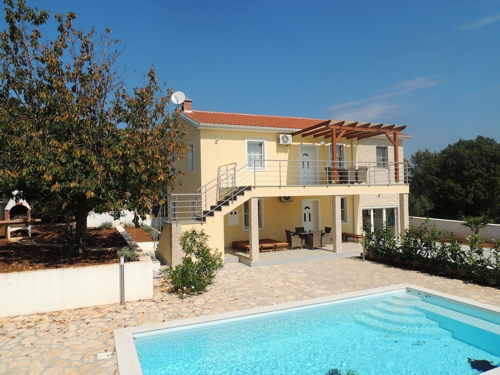Villa Mili — 4-Star Luxury Hotel in Krk, Croatia