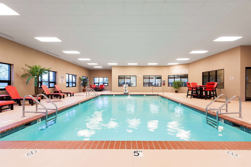 Hampton Inn Columbus Taylorsville Edinburgh - photo 27