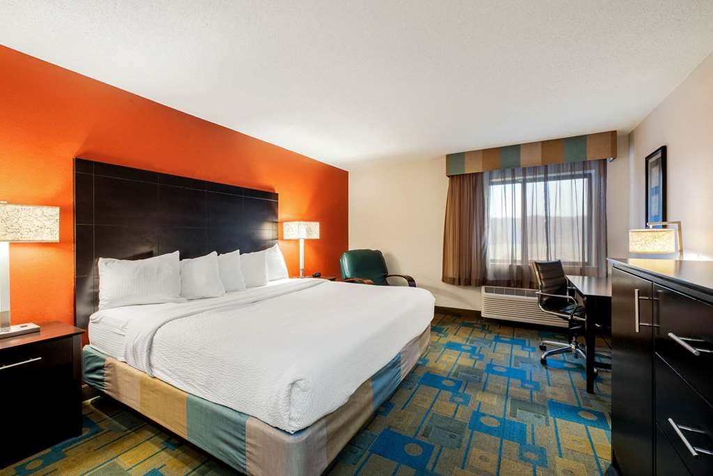 La Quinta Inn & Suites by Wyndham Mansfield OH - photo 28
