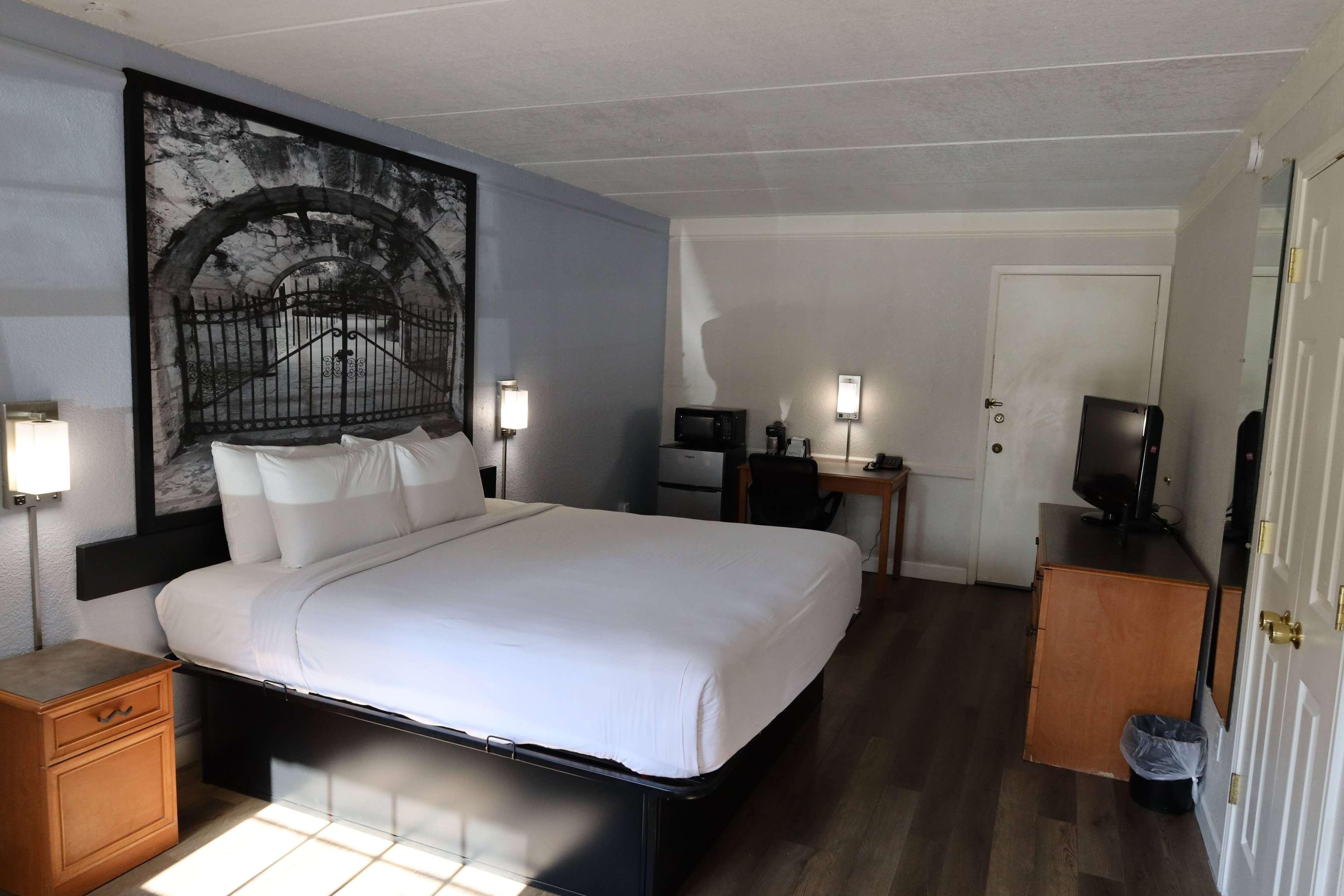 Super 8 by Wyndham Austin South I 35 - photo 15