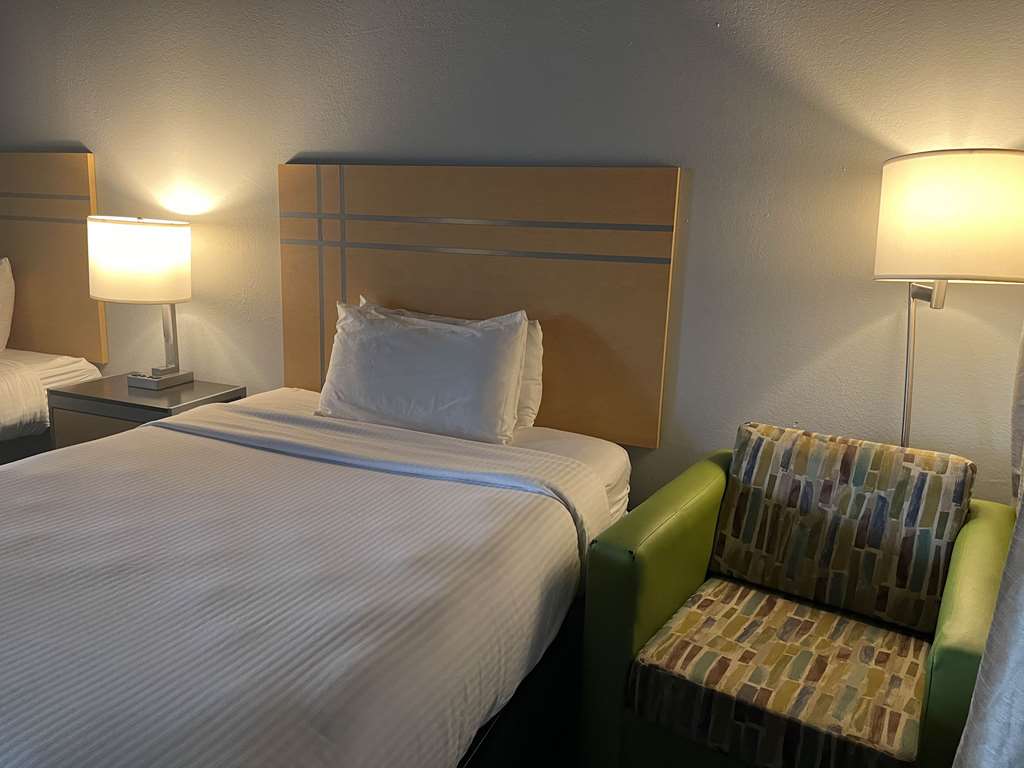 Fifth Season Suites - photo 11