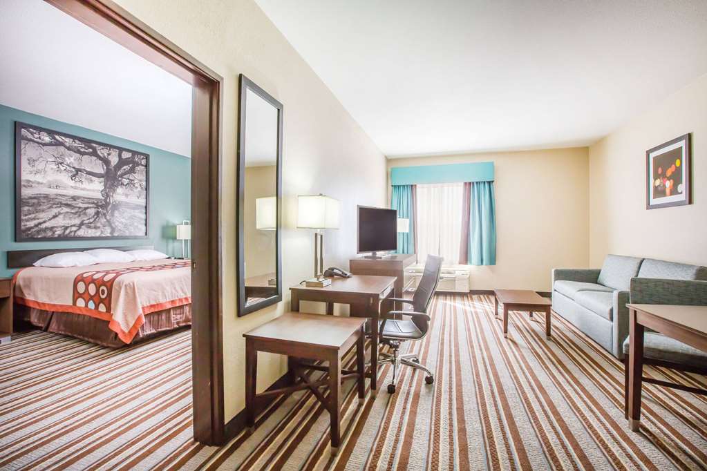Super 8 by Wyndham Port Arthur Nederland Area - photo 13
