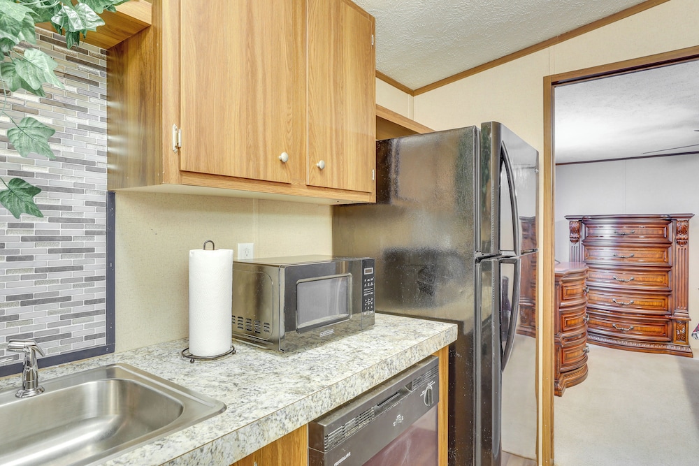Bonneau Vacation Rental w Private Yard — Saint Stephen — photo 2