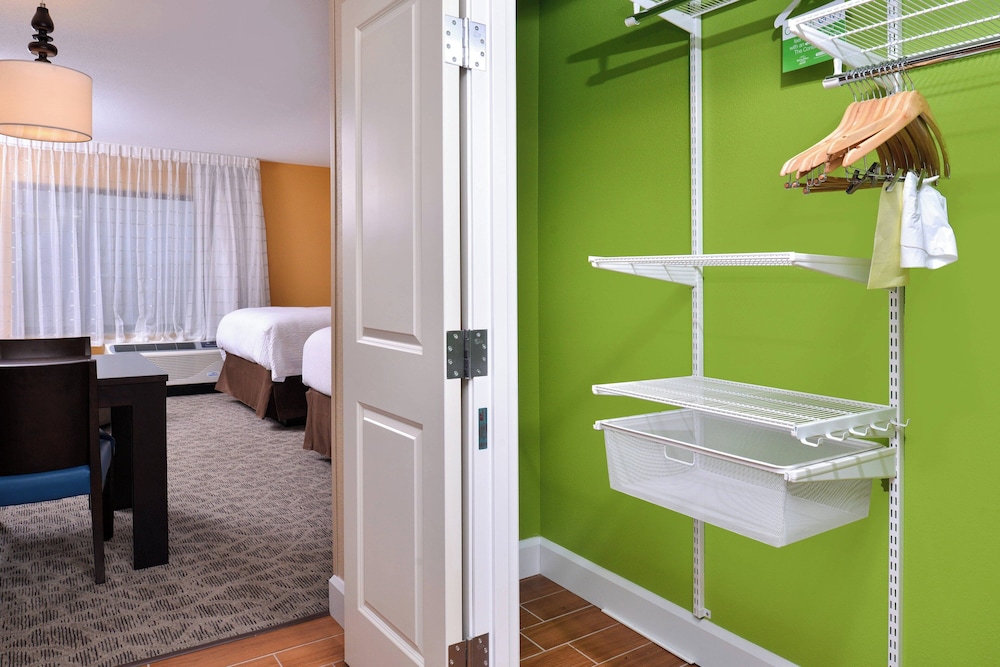 TownePlace Suites Detroit Commerce - photo 7
