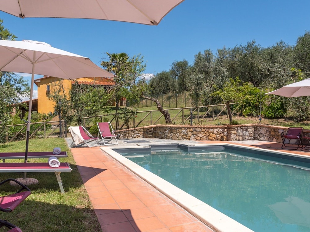 Belvilla by OYO Casale Degli Ulivi — 4-Star Luxury Hotel in Lucignano, Italy